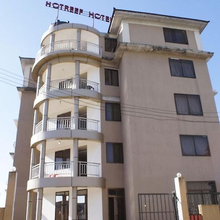 Hotreef Airport Hotel Daressalam Exterior foto