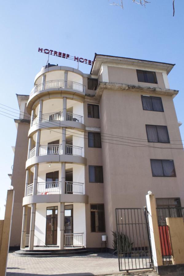 Hotreef Airport Hotel Daressalam Exterior foto